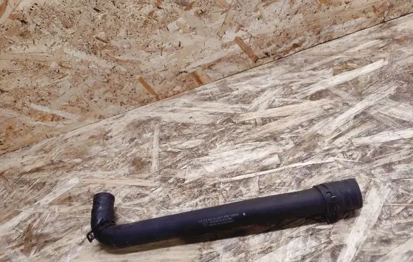 Porsche Panamera (970) Engine coolant pipe/hose 94610605121