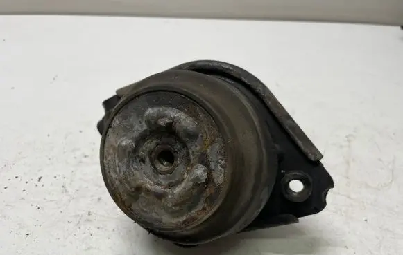 Mercedes-Benz ML W164 Engine mount bracket A2512404417