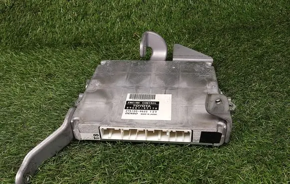 Toyota Prius (NHW20) Engine control unit/module ECU 8966147170 2751009522