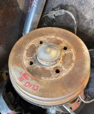 Rear wheel hub spindle/knuckle