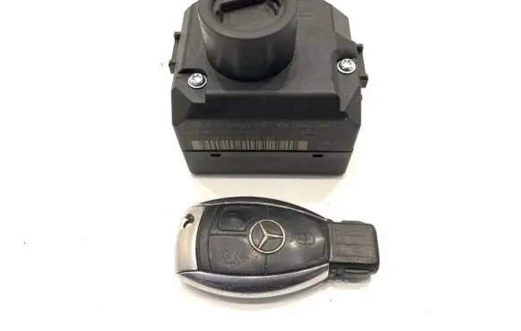 Mercedes-Benz S W221 Ignition lock A2215451108