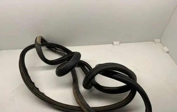 Front door rubber seal