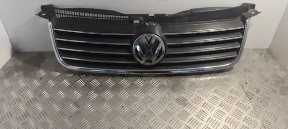 Volkswagen PASSAT B5.5 Front bumper upper radiator grill 3B0853651H