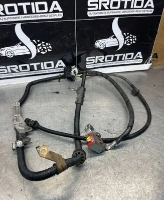 Mercedes-Benz E W212 Positive cable (battery) A2124409752