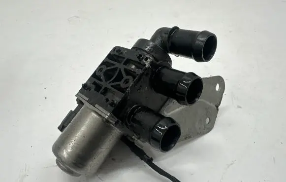 BMW X3 G01 Electric auxiliary coolant/water pump 9890553