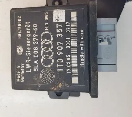 Volkswagen Touran I Light module LCM 1T0907357