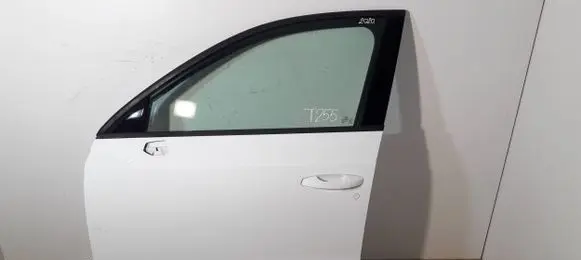 Audi Q3 F3 Front door