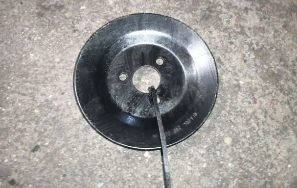 Mercedes-Benz Vito Viano W638 Power steering pump pulley A6042360010