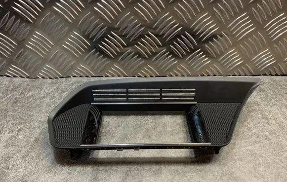 Radio/GPS head unit trim