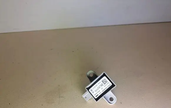 Chrysler Grand Voyager V Airbag deployment crash/impact sensor 56054047AB A2048210651 5WK43902