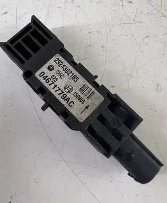 Jeep Grand Cherokee (WK) Airbag deployment crash/impact sensor 04671779AC 2924302185
