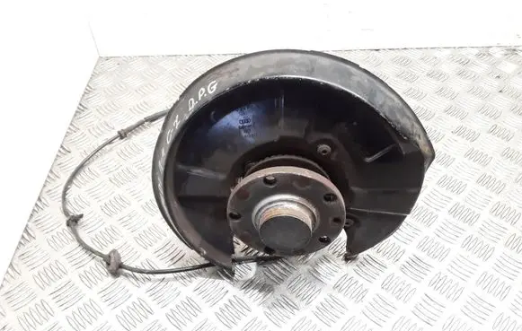 Audi A4 S4 B7 8E 8H Rear wheel hub 8E0615612J