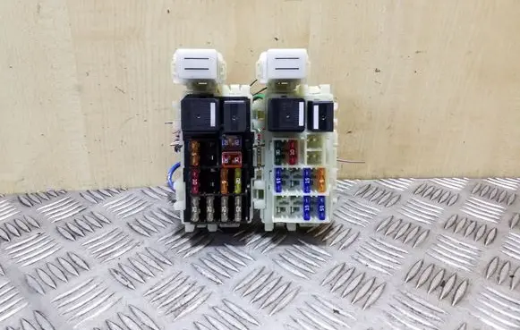 Ford Mondeo MK IV Fuse module
