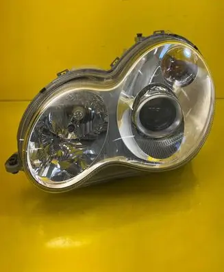 Mercedes-Benz C W203 Headlight/headlamp A2038203559