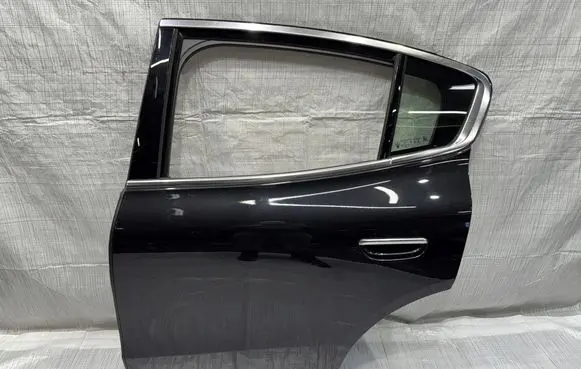 Maserati Grecale Rear door