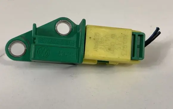 Audi A4 S4 B8 8K Airbag deployment crash/impact sensor 1K0909606C