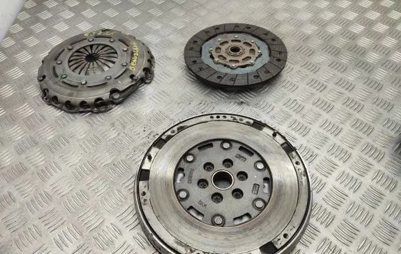 Opel Grandland X Clutch set kit 9813700880