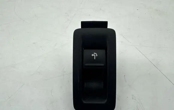 Volkswagen PASSAT B7 Switch for retractable tow bar 7N0959511B
