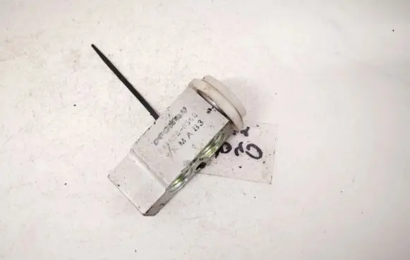 KIA Sorento Air conditioning (A/C) expansion valve t415220350 t41522-0350