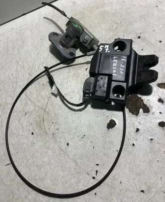 Lexus IS 220D-250-350 Loading door lock 