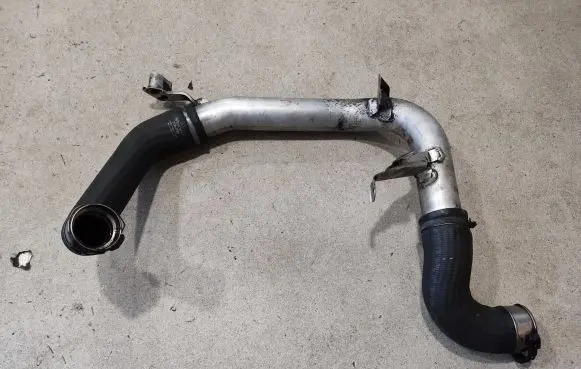 Volvo S90, V90 Intercooler hose/pipe 31657732