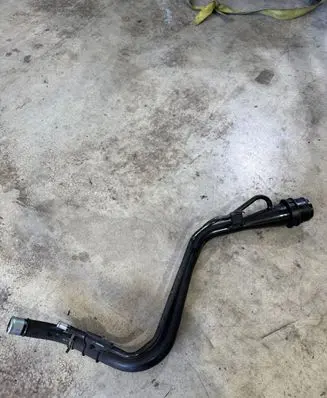 Fuel tank filler neck pipe
