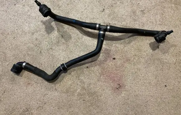 BMW M5 F90 Coolant pipe/hose 7856738
