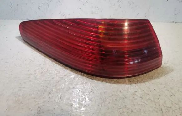 Peugeot 607 Rear/tail lights