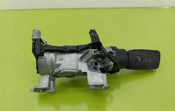 Volkswagen Golf V Ignition lock 1K0905851B