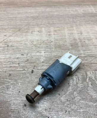 Renault Kangoo II Brake pedal sensor switch 8200168238B