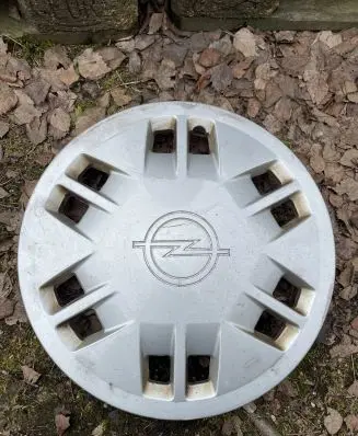 Opel Kadett E R13 wheel hub/cap/trim 90197957 90243965