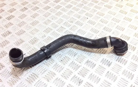 Volvo XC90 Engine coolant pipe/hose 31474845