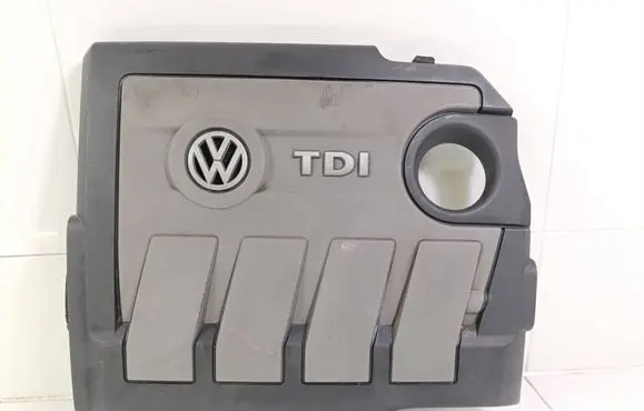 Volkswagen PASSAT B7 Engine cover (trim) 03L103925AR