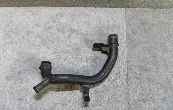 Skoda Superb B6 (3T) Engine coolant pipe/hose 06J121065F