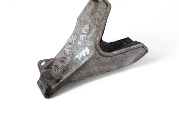 Audi A4 S4 B6 8E 8H Engine mounting bracket 8E0199308D