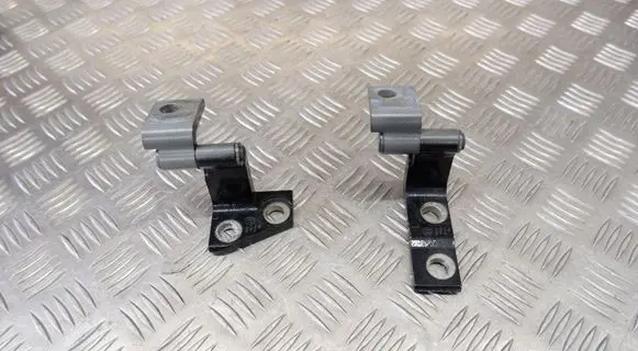Rear door hinge set