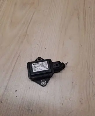 Audi A4 S4 B6 8E 8H ESP acceleration yaw rate sensor 8E0907637A 0006888 0265005245