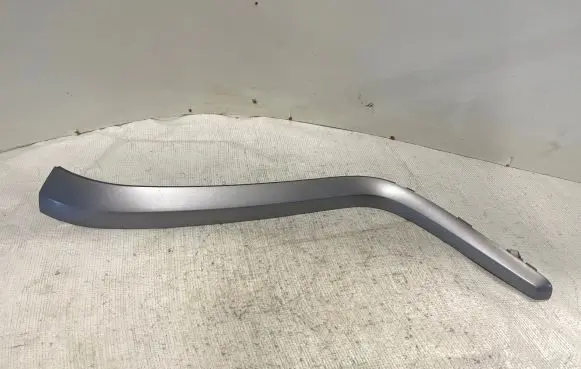 Dashboard glove box trim