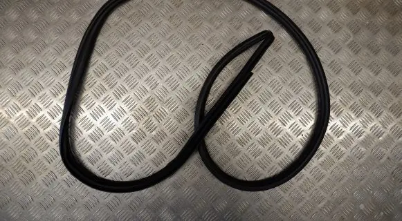 Toyota Yaris XP210 Rubber seal rear door 62332K0010