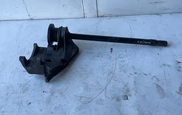 Mercedes-Benz C W202 Engine mounting bracket 1111550835