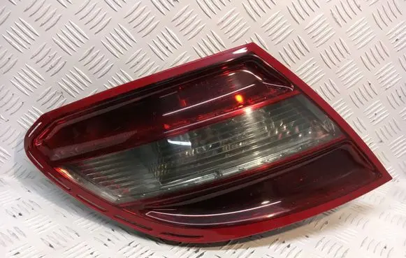 Mercedes-Benz C W204 Rear/tail lights 2049068302L