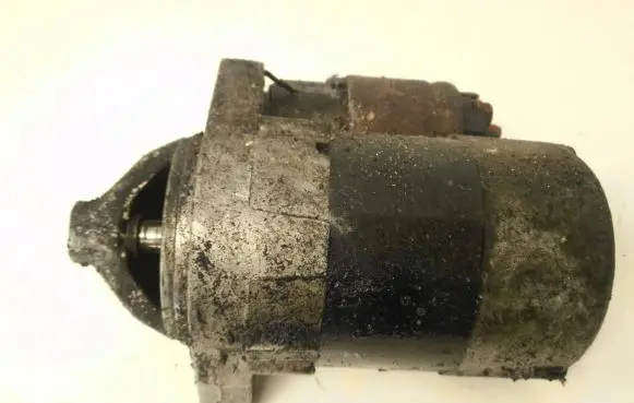 Nissan Note (E11) Starter motor 233001f77b d7e40
