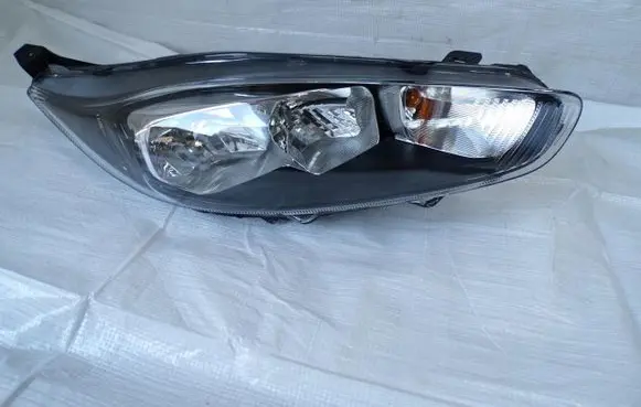 Ford Fiesta Headlight/headlamp