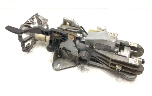 BMW 5 E60 E61 Steering wheel axle 6780868