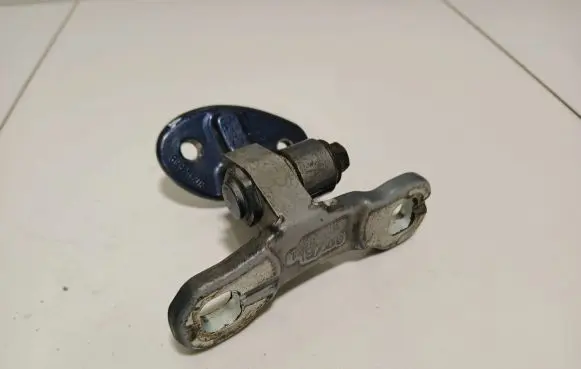 Volvo V50 Rear door upper hinge 30715359