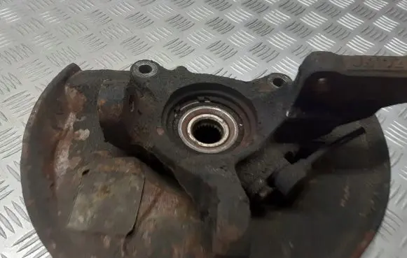 Volvo S40 Front wheel hub spindle knuckle