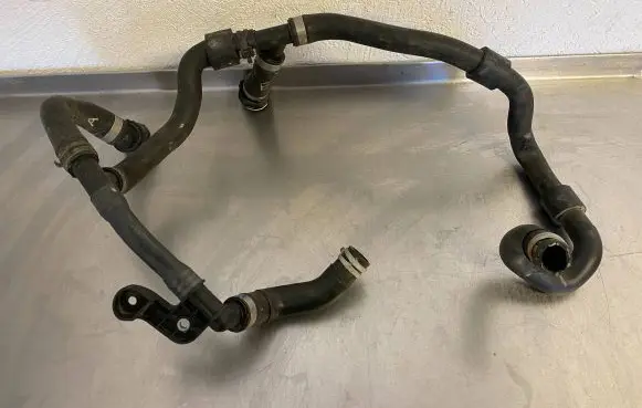 Porsche Taycan 9J1 Engine coolant pipe/hose 9j1121448 9j1122058