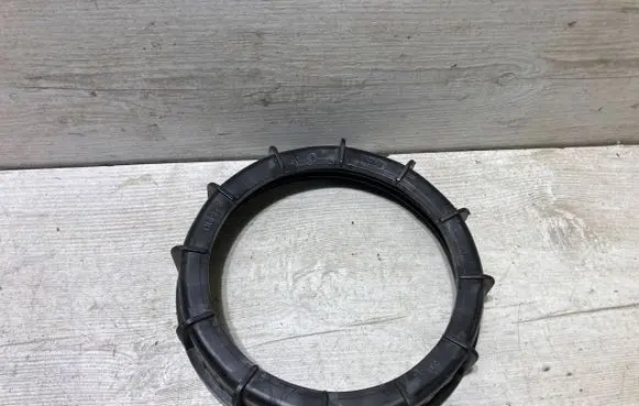 Ford Focus In tank fuel pump screw locking ring/nut 447-40a