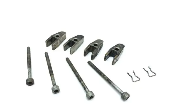 Mercedes-Benz C W203 Fuel Injector clamp holder 
