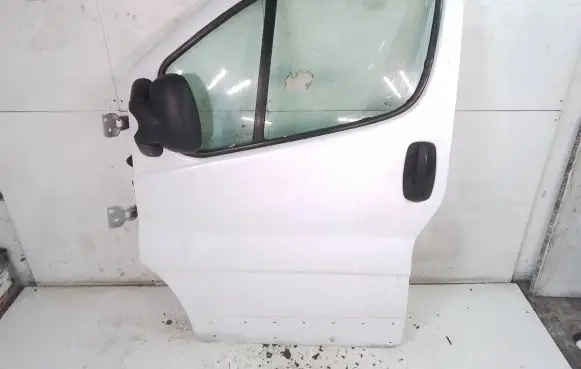 Opel Vivaro Front door